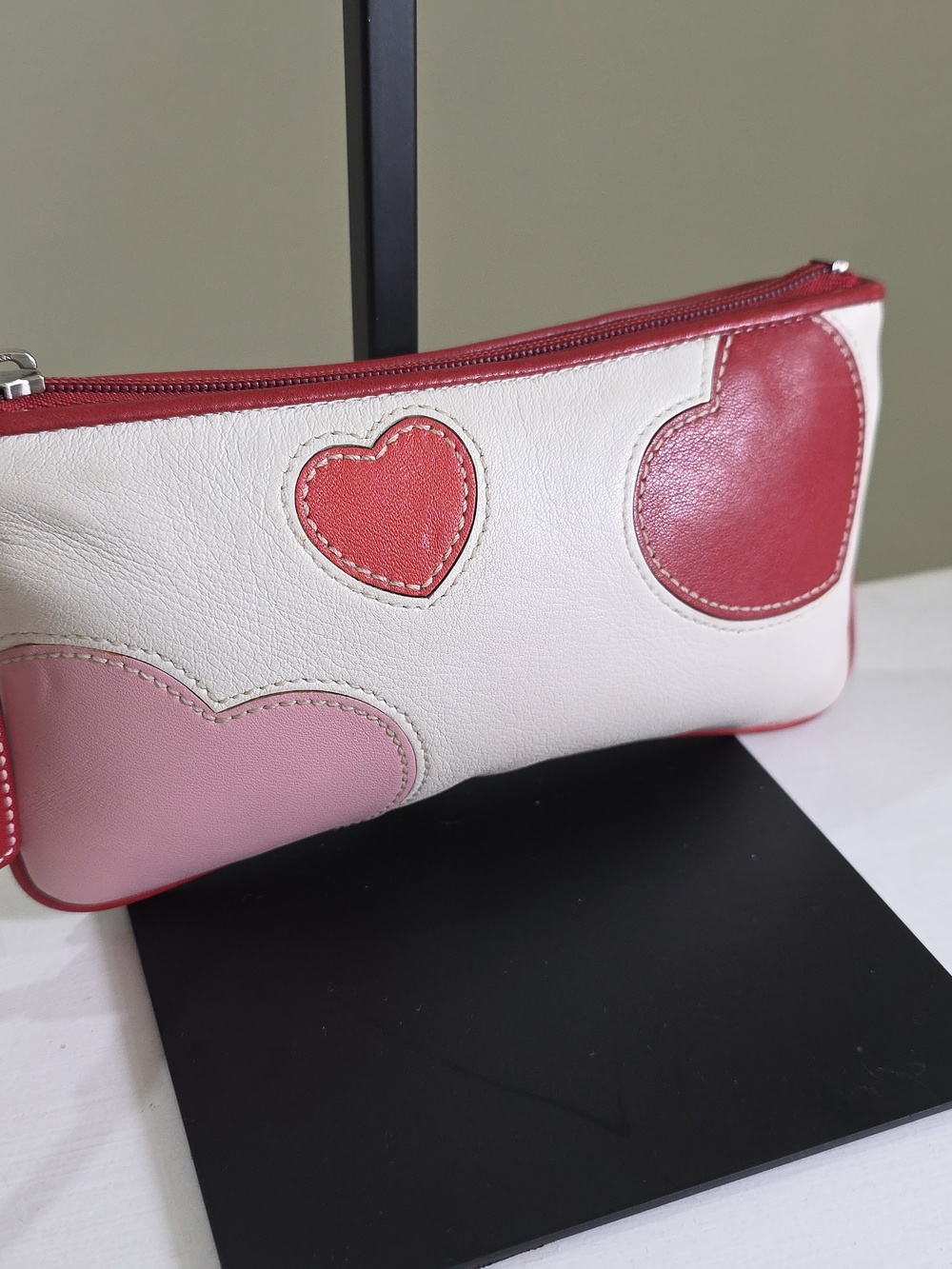 Coach Limited Edition Vintage Heart Leather Wristlet EUC - Picture 5 of 17